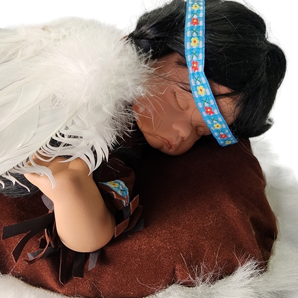 GOLDENVALE 1/2000 Native American Sleeping Baby Porcelain Doll on Pillow - Picture 2 of 10